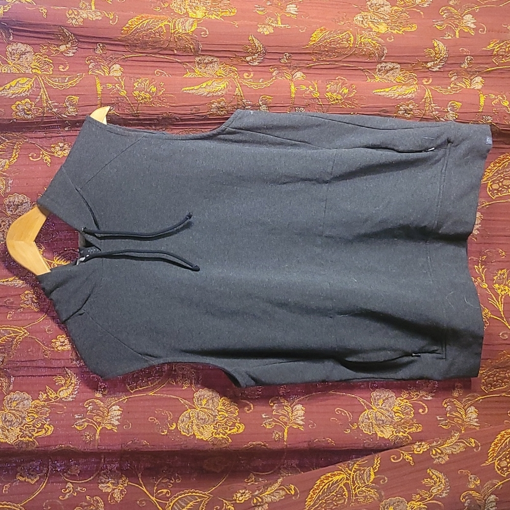 Gaiam Sleeveles hoodie